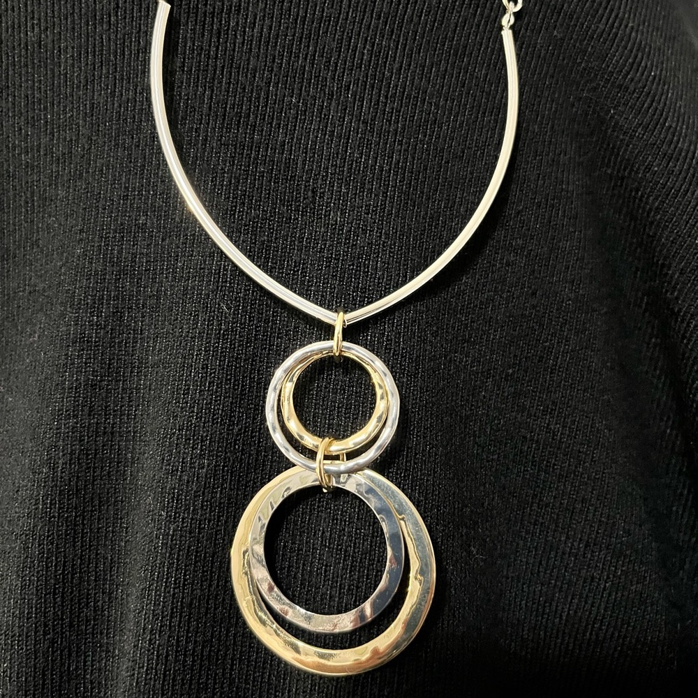 Beautiful Silver Necklace.